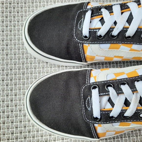 Vans Ward Checkerboard Old Skool Low Top Sneaker - Picture 10 of 11